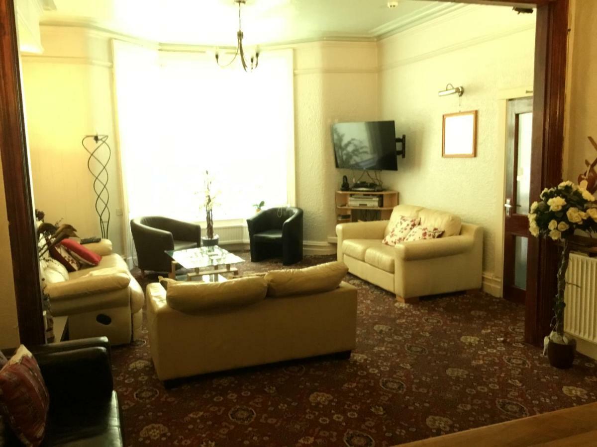Kirkstall Guest House, Blackpool